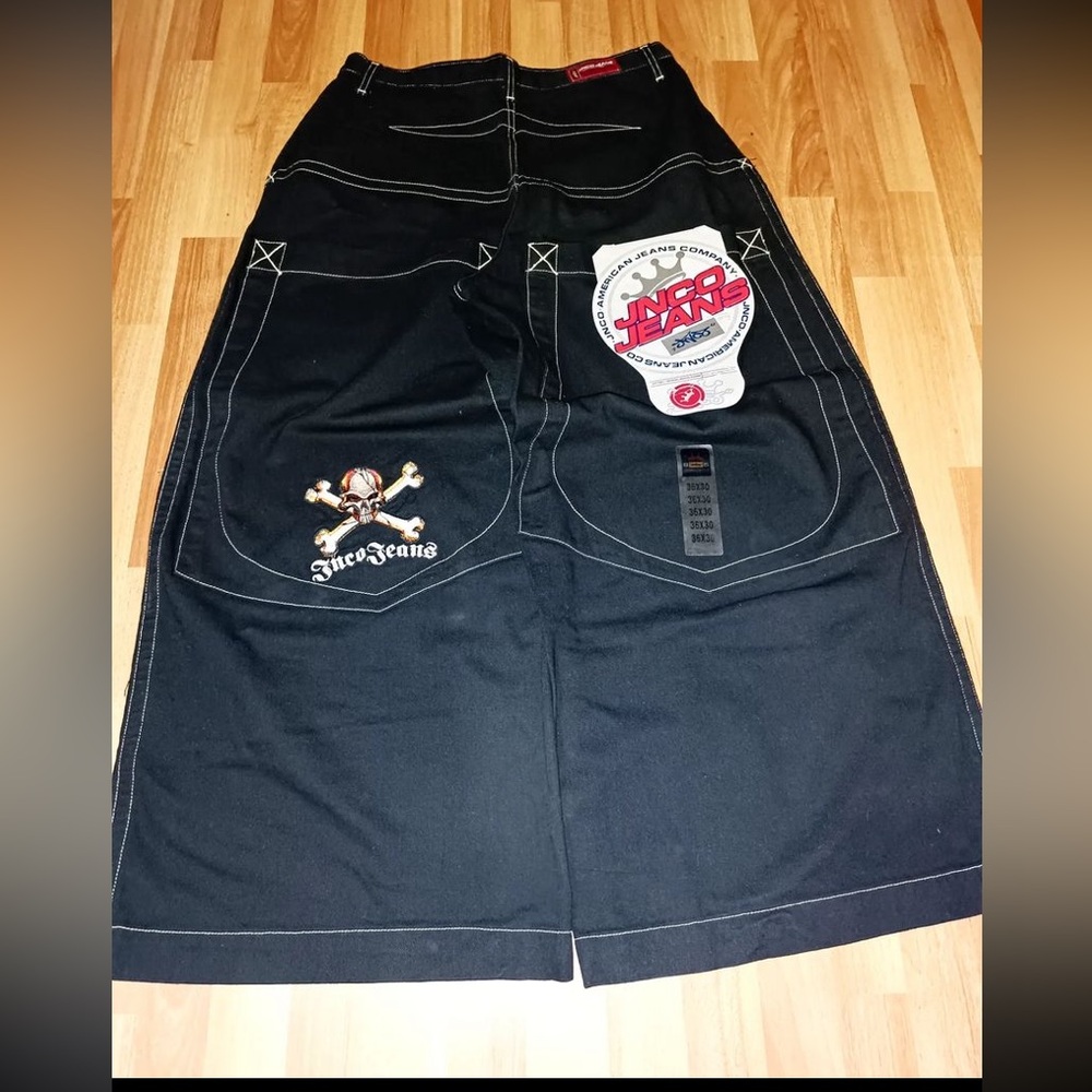 ISO jnco big pocket crossbones size 30-38 34 preferably I will pay 1 billion